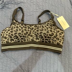 Momcozy DEX - 4-in-1 Hands Free Seamless Stretch Fabric Pumping Bra